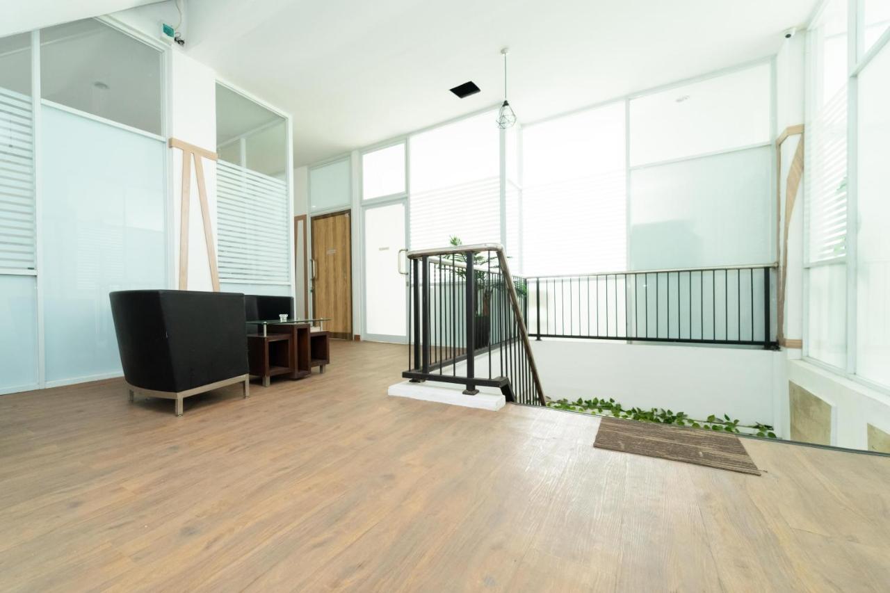Hotel Koolkost Syariah Near Grand Kota Bintang Bekasi Esterno foto
